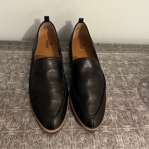 Susina Almond Toe Black Leather Loafers size 9
